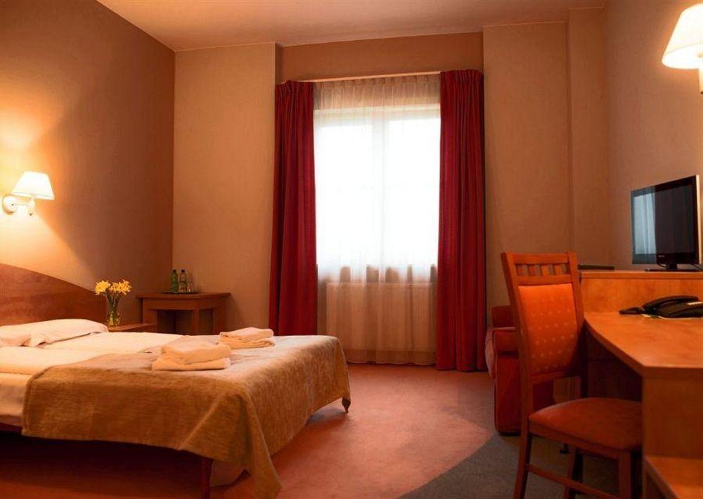Comfortbiznes Pruszkow Luaran gambar