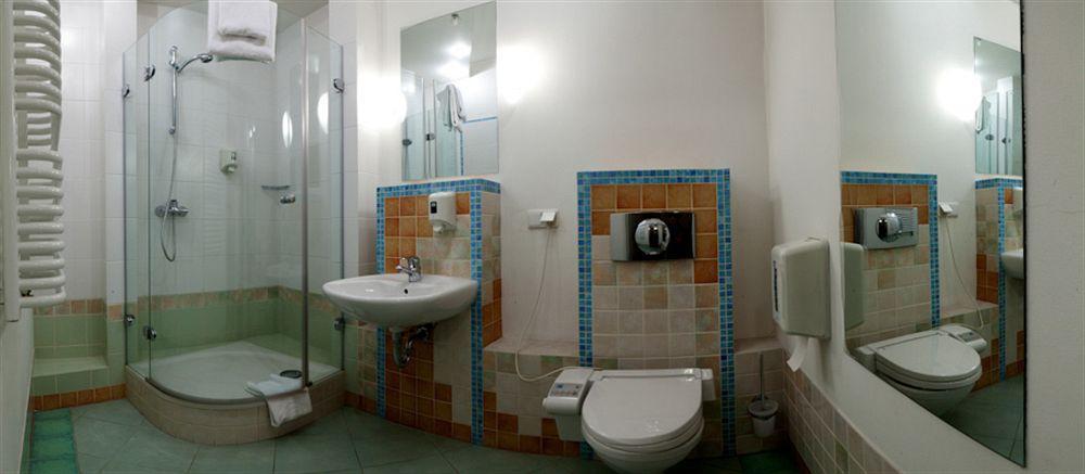 Comfortbiznes Pruszkow Luaran gambar