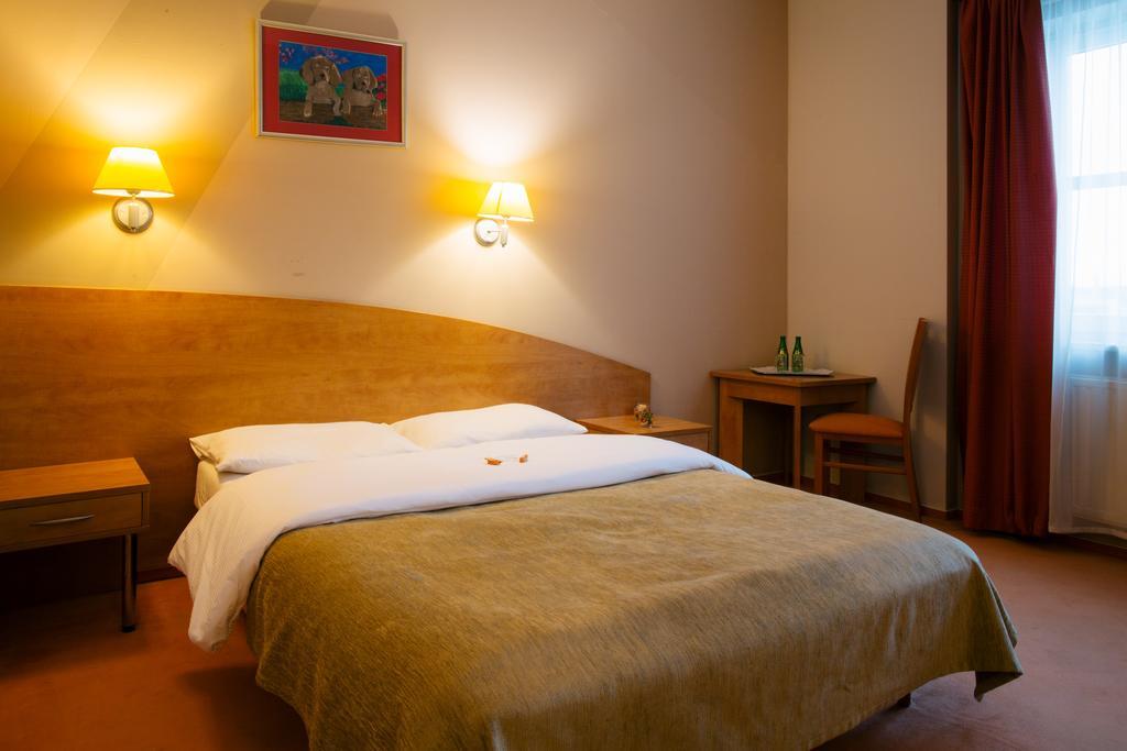 Comfortbiznes Pruszkow Luaran gambar